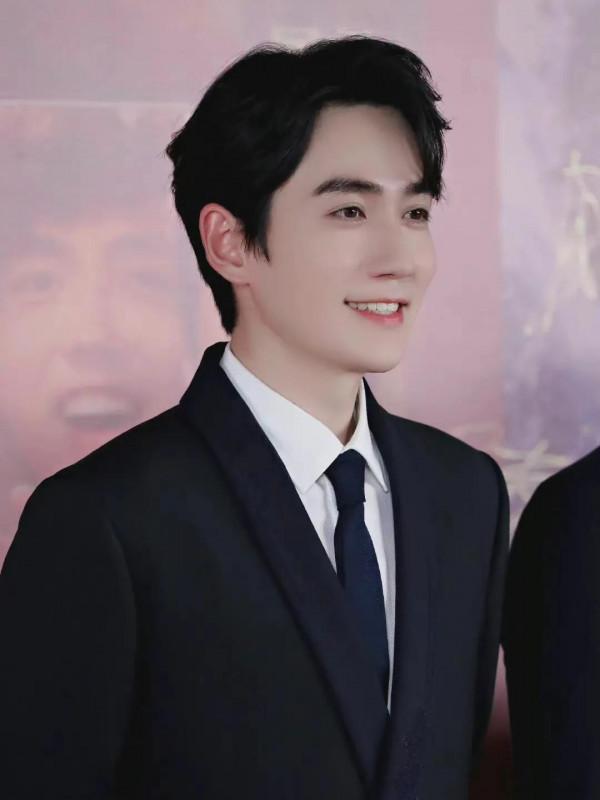 被男明星笑容治癒的瞬間：肖戰任嘉倫太溫暖，看到成毅賞心悅目