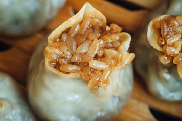 餃子皮別包餃子，這樣做用料足味道香，營養健康，比韭菜盒子好吃