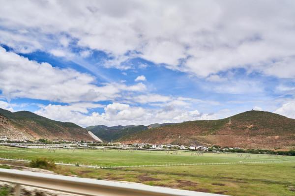 試駕賽道級寬體家轎奕炫MAX 從麗江自駕香格里拉納帕海