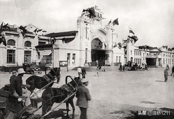 哈爾濱火車站，百張歷史老照片，四代站舍更替，你不一定見過