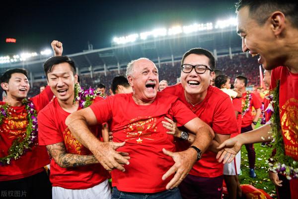 中超最大牌教練：銀狐裡皮領銜，卡佩拉榜上有名，大連人教練最次