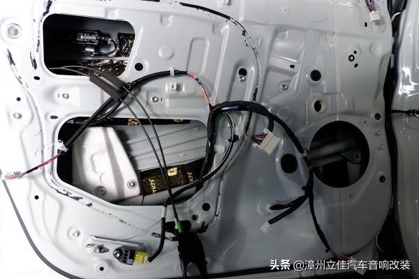 新年新聲音——豐田RAV4榮放改裝升級惠威汽車音響漳州立佳