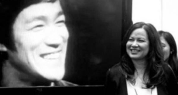 47年前，李小龍慘死在丁佩的床上，背後的原因不止猝死那麼簡單