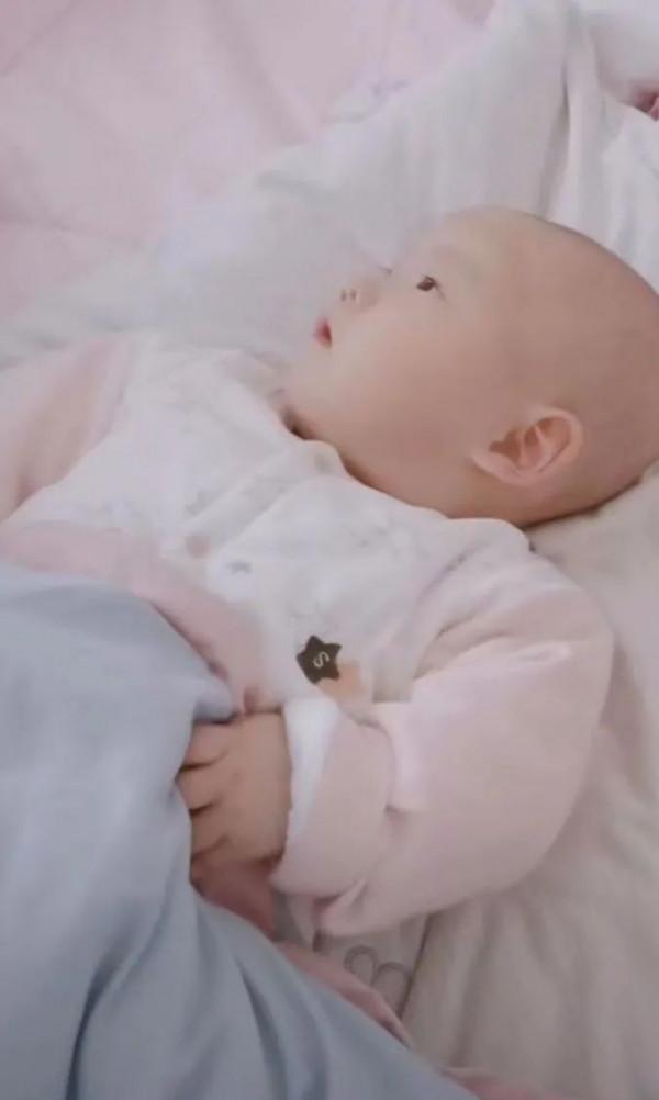 “這是我的寶貝,患有腦癱、癲癇、聾啞、肺炎、不會走路……” “這是我的寶貝,患有腦癱、癲癇、聾啞、肺炎、不會走路……”