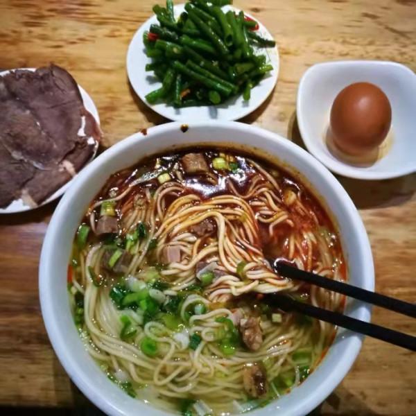 舌尖上的蘭州——蘭州除了拉麵，還有5大美食小吃，你吃過了嗎？