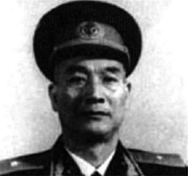 被紅軍活捉的張輝瓚，三位部下成將軍，三名子女解放後功成名就