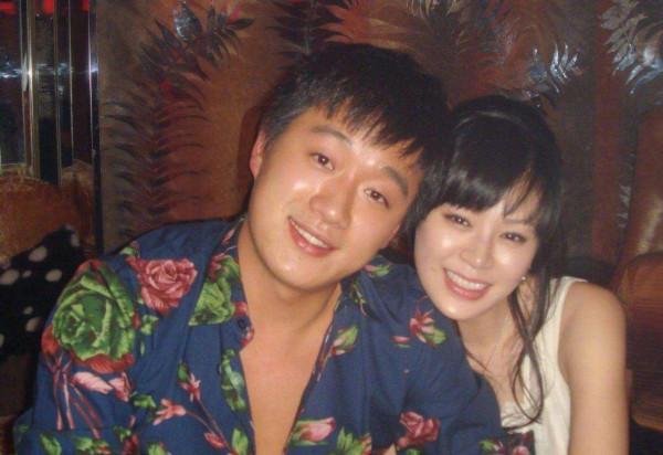 6位娛圈明星夫妻，從校服到婚紗，個個娶初戀，在一起最長40年