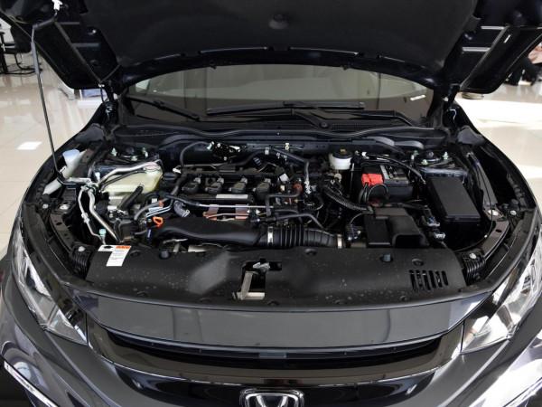 日系主流緊湊家轎,本田動力強勁低油耗,空間不錯,實拍思域 日系主流緊湊家轎,本田動力強勁低油耗,空間不錯,實拍思域