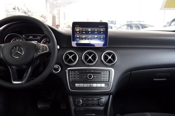 2017款賓士A級改裝大尺寸中控屏，實現更好的使用效果！