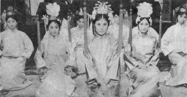 大清最美皇貴妃,14歲生皇子,皇帝不立她為後,養子繼位封她為皇后