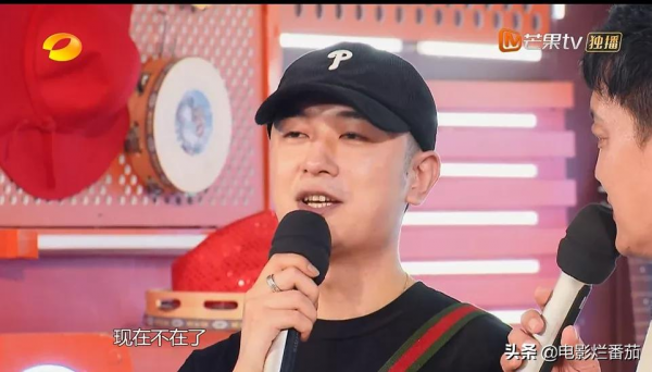 芒果臺真敢想，鳳凰傳奇被網約車小哥驚到，這露天K歌節目太帶勁