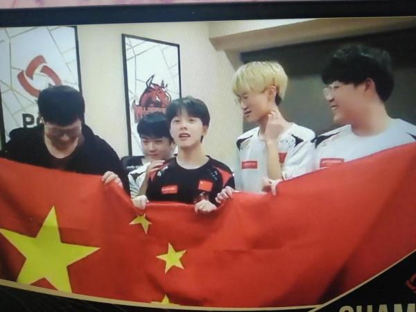 恭喜NewHappy獲得2021PGC全球總冠軍