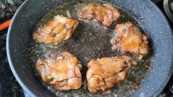 雞腿別直接燉,廣東人教我一個做法,美味好吃,每次都吃光 雞腿別直接燉,廣東人教我一個做法,美味好吃,每次都吃光