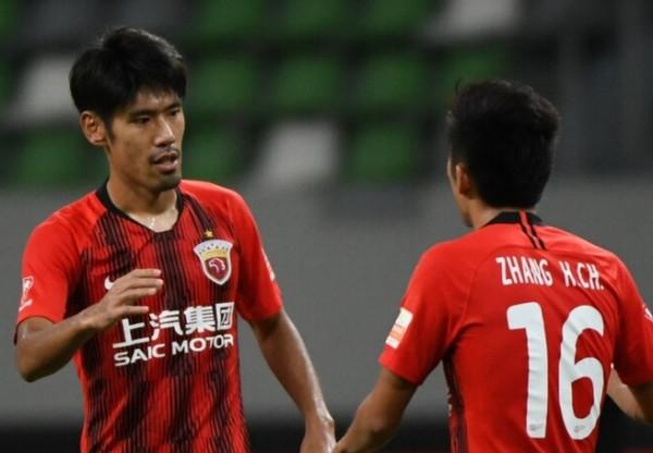 上港曾經的大刺頭如今被萊科降服,本賽季表現不俗,成球隊射手王 上港曾經的大刺頭如今被萊科降服,本賽季表現不俗,成球隊射手王