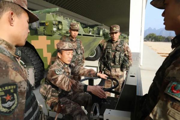 一級軍士長展海波：紮根軍營獻青春