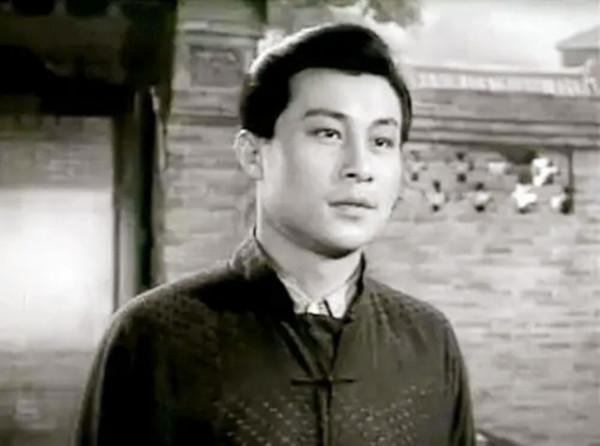 89歲王心剛，與患病妻子恩愛60年不離不棄，兒女已是億萬富翁