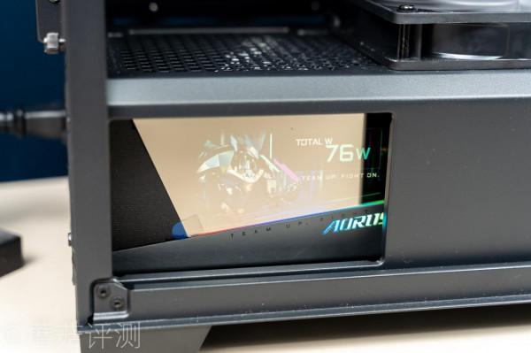 螢幕酷炫,用料誇張,適合高階玩家、技嘉鉑金雕1200W白金牌電源 螢幕酷炫,用料誇張,適合高階玩家、技嘉鉑金雕1200W白金牌電源