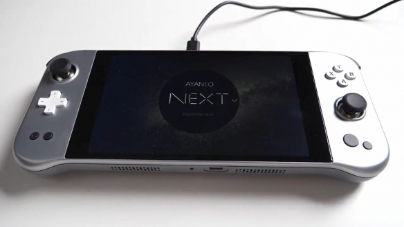 7199元！AYANEO掌機演示：《大鏢客2》執行流暢