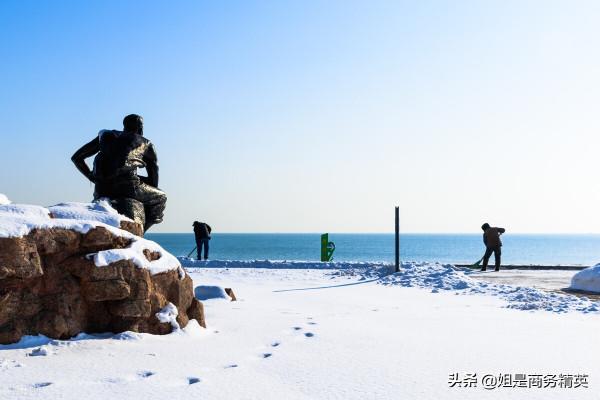 清華校長第七次送書上熱搜 誰說中國人作品就比不上《老人與海》