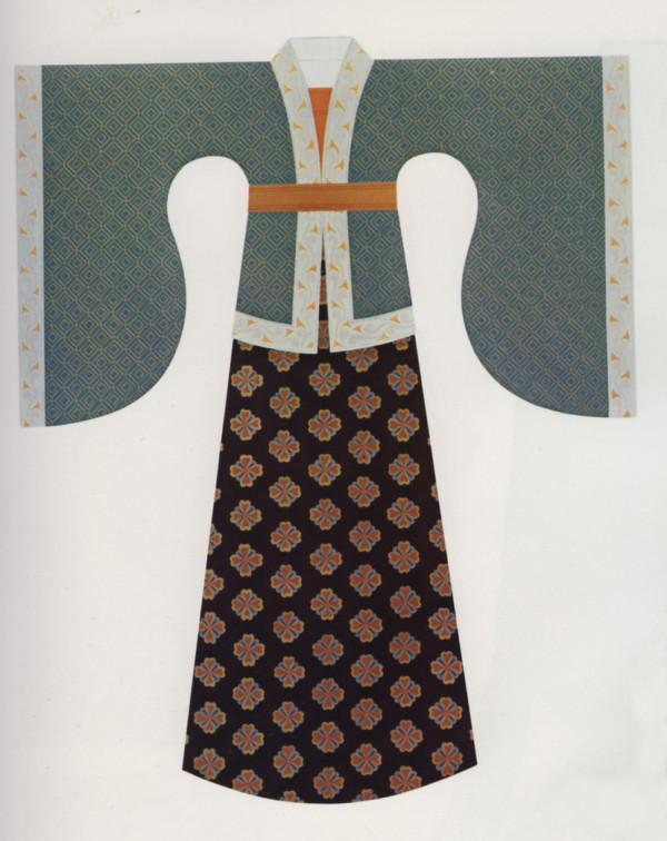 薄透時尚美,裙長身姿秀!六朝女性很敢穿 薄透時尚美,裙長身姿秀!六朝女性很敢穿