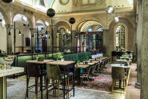建築改造之荷蘭老市場變餐廳