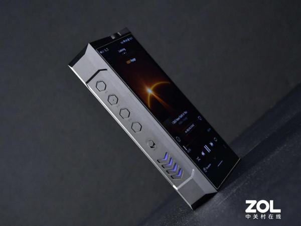 臺機級別的配置 飛傲M17萬元級便攜播放器開箱