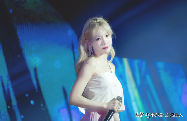 韓國女星離開濾鏡，滿面油光、臉部腫脹，她們才是真正的“照騙”