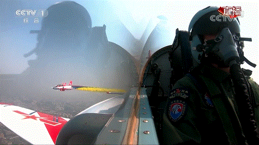 用郵票向人民空軍，說聲“生日快樂”