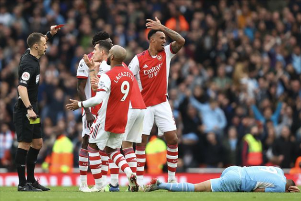 青春的力量！主裁可以阻擋槍手的勝利，但阻止不了槍手的崛起