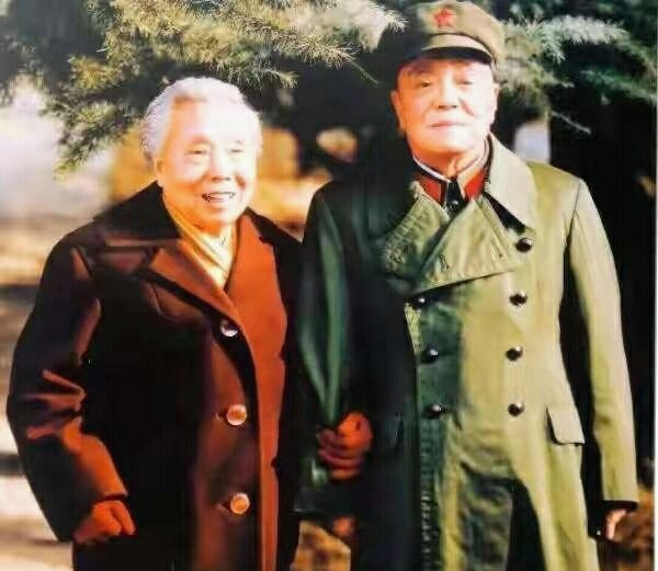 85年李伯釗逝世，楊尚昆阻止醫生將妻子送去太平間：再多坐一會兒