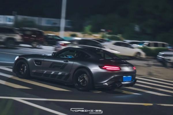 油耗堪比納智捷的梅賽德斯-AMG GT,兩天一箱98你受得了嗎? 油耗堪比納智捷的梅賽德斯-AMG GT,兩天一箱98你受得了嗎?