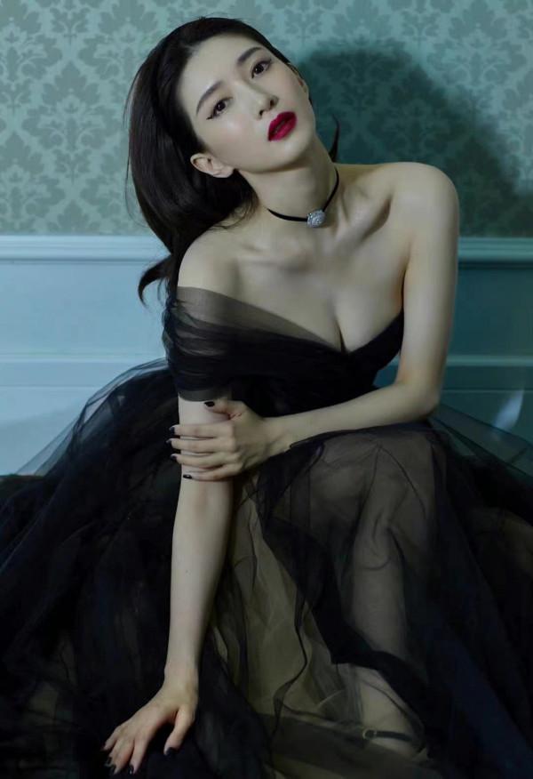 江疏影最新美圖曝光，實在是太漂亮了，美得發光