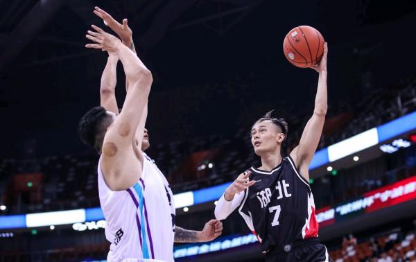 央視直播！廣東半決賽大戰湖北，湯傑挑戰三少，杜鋒練兵毫不手軟