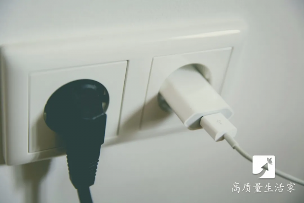 注意!這種";萬能插座";早已被禁,你家還在用嗎? 注意!這種";萬能插座";早已被禁,你家還在用嗎?