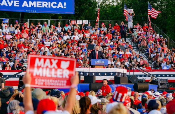 特朗普領銜十大“不怕新冠”名場面：拯救美國還是害死美國