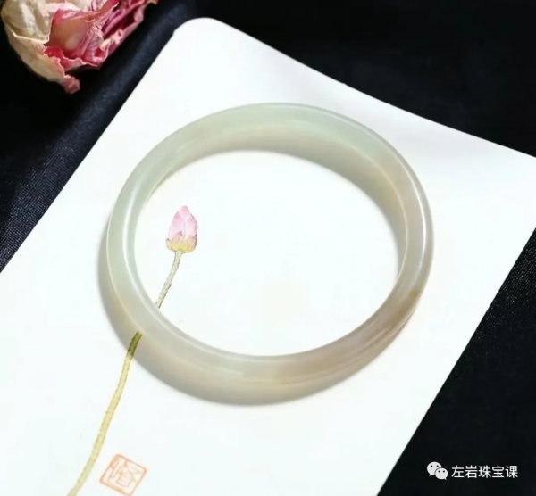 買玉鐲，如何挑選心儀款？看了心裡就有數