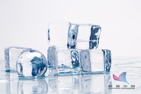 為啥天然椰汁是透明的,超市賣的椰奶卻是乳白色?喝了這麼多年才知道… 為啥天然椰汁是透明的,超市賣的椰奶卻是乳白色?喝了這麼多年才知道…