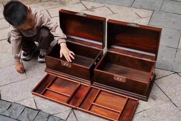 大紅酸枝 &period; 珠寶盒