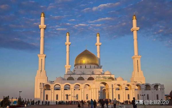 哈薩克獨立3年即開啟遷都豪賭，新首都為何要3次改名？