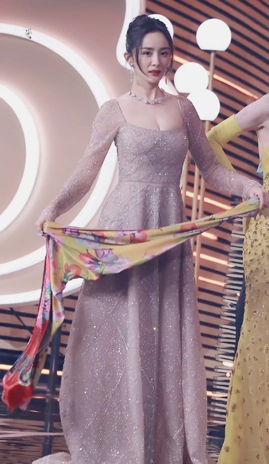 沒有任何缺點的女明星—楊冪