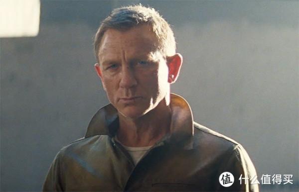 《007無暇赴死》53歲硬漢特工都穿了啥？曾被評為最佳著裝男士