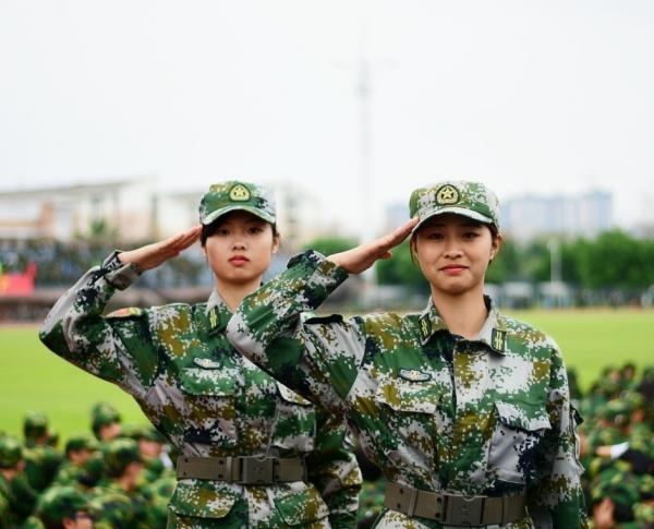 2021年“徵兵”迎來調整，放寬這三項要求，大學生們開心不已