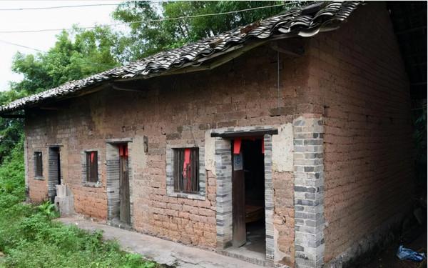 在越南擊斃日本記者，一等功臣退伍蝸居土房，晚年實現心願