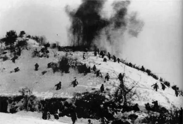 上甘嶺戰役過後，美軍總指揮範弗裡特，為何被美國國會質詢？