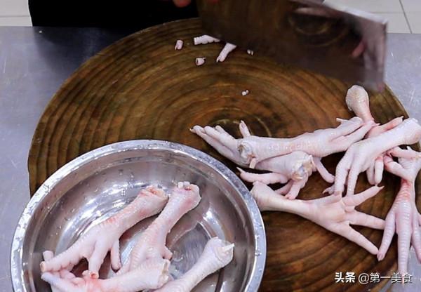 飯店的紅燒雞爪為啥軟糯又入味,原來是有訣竅,廚師長分享做法 飯店的紅燒雞爪為啥軟糯又入味,原來是有訣竅,廚師長分享做法
