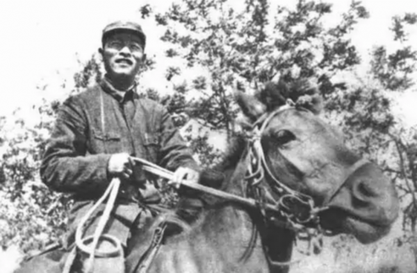 1946年烈士陵園慘遭破壞,為收集彭雪楓屍骨,一個啞巴賠上了性命 1946年烈士陵園慘遭破壞,為收集彭雪楓屍骨,一個啞巴賠上了性命