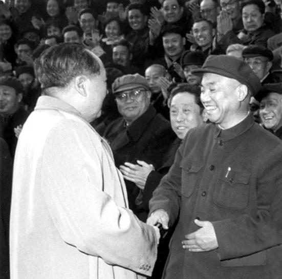 指揮打仗時得空寫小說,被人說不務正業,看肖克上將怎樣漂亮回懟 指揮打仗時得空寫小說,被人說不務正業,看肖克上將怎樣漂亮回懟