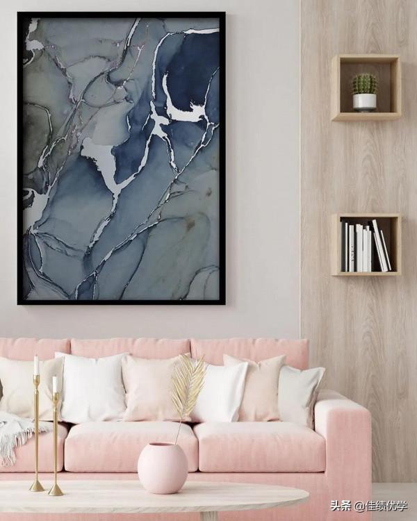 沙發背景牆掛畫怎麼掛好看？