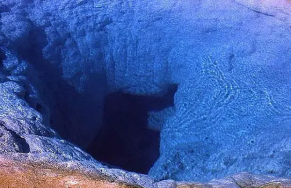 牽牛花溫泉最初是藍色的,因人類幹了一件“蠢”事,竟改變了顏色 牽牛花溫泉最初是藍色的,因人類幹了一件“蠢”事,竟改變了顏色