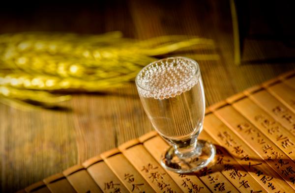 西鳳酒不斷下滑，陝西再無好酒？行家：並非，只不過識貨的人不多